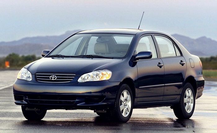 Unidades do Corolla envolvidas no recall foram produzidas entre maio de 2002 e agosto de 2003 (Divulgação) Toyota Corolla 2002